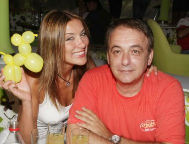 Θυμάστε την πρώην σύζυγο του Α.Μικρούτσικου; - Δείτε τί κάνει σήμερα (βίντεο)